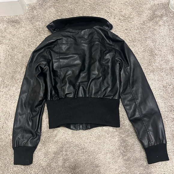 Miley Cyrus Womens Jacket Large Black Shawl Collar Faux Leather - Picture 3 of 4